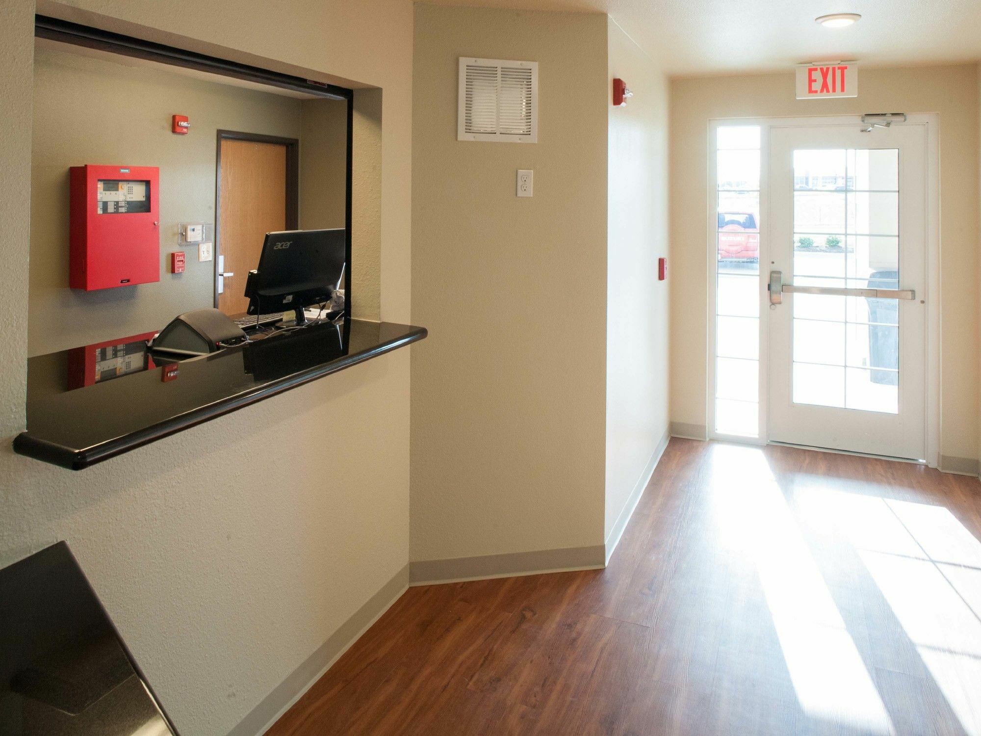 Extended Stay America Select Suites - Ларедо Екстериор снимка